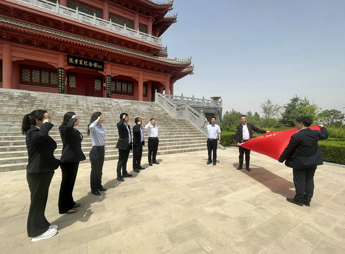 重温入党誓词(1).JPG