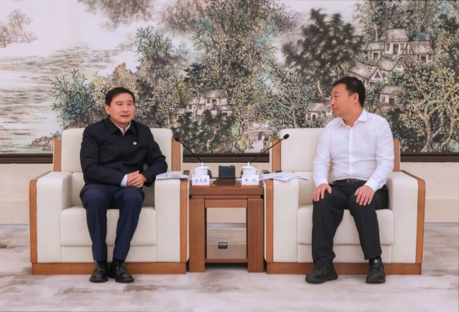 1792034483328803.jpeg 与西安高新区座谈交流.jpg